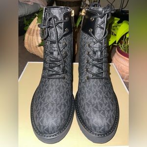 BRAND NEW! Michael Kors Anita Lug Bootie